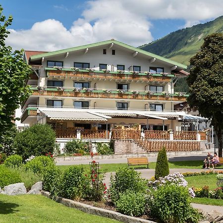 Haller'S Posthotel Riezlern Exterior photo